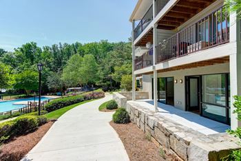 Walton on the chattahoochee patio